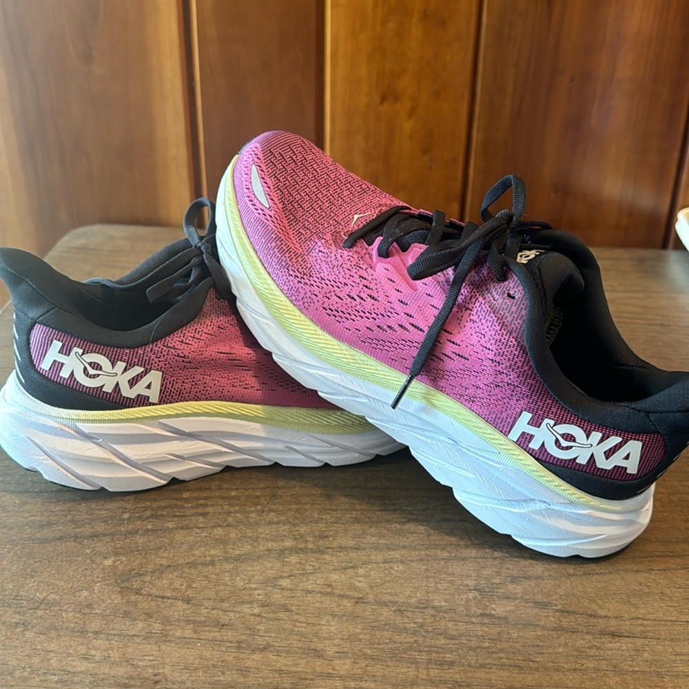 Hoka Clifton 8. New but no box. Size 8.